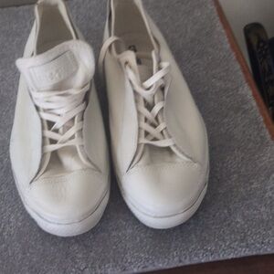 Converse ladies show 12